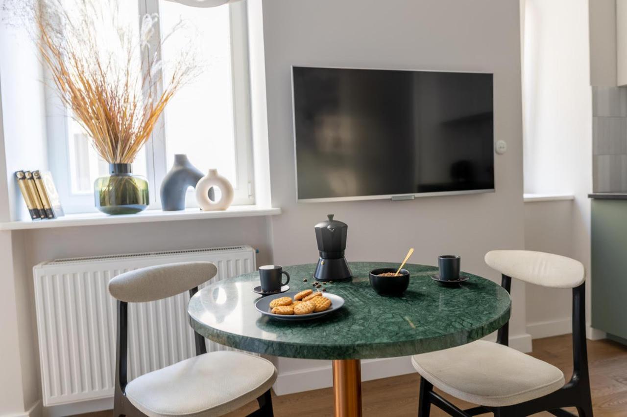 Lion Apartments - Premium Studio With Balcony Cracovie Extérieur photo